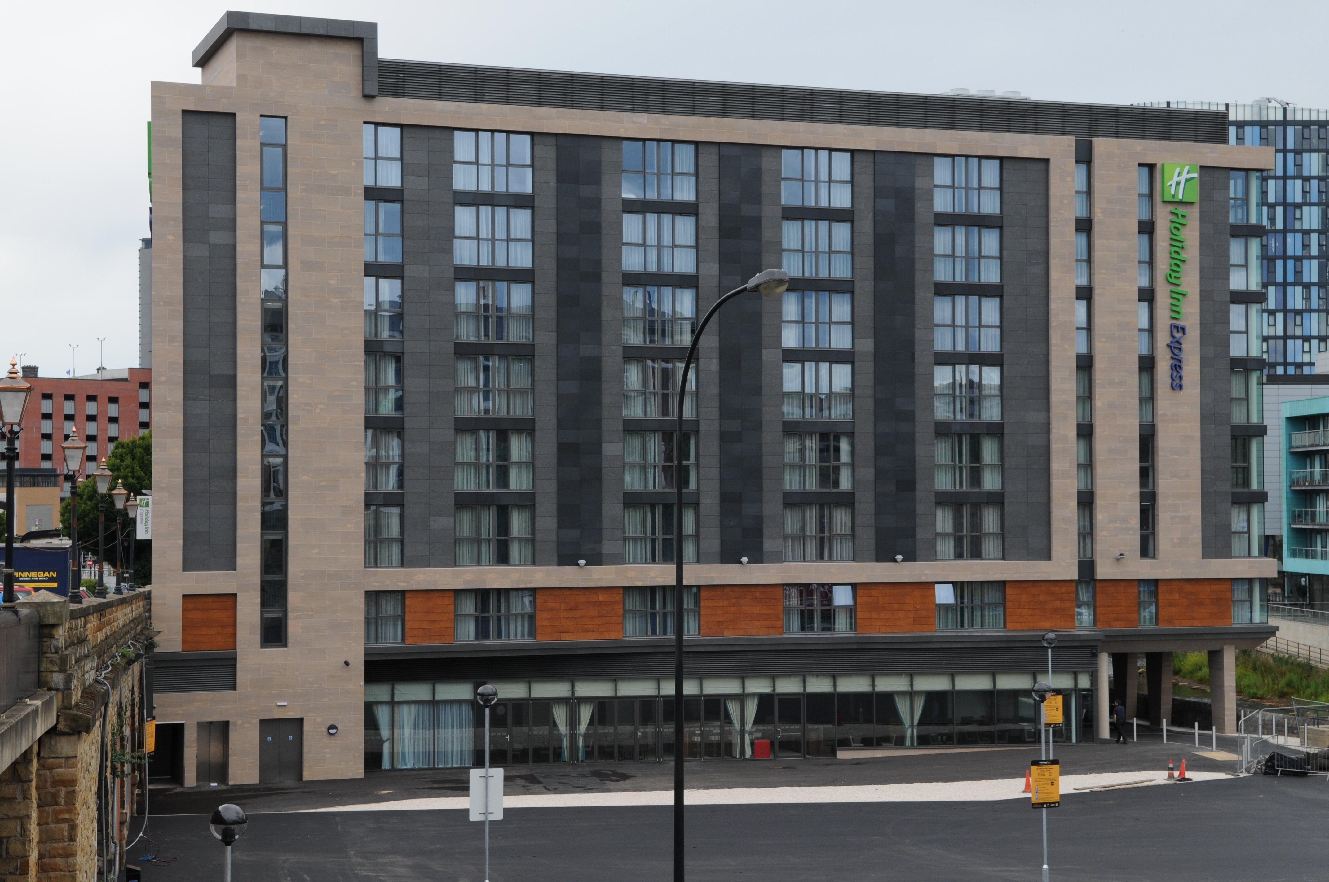 Holiday Inn Express Sheffield City Centre, An Ihg Hotel Exterior photo