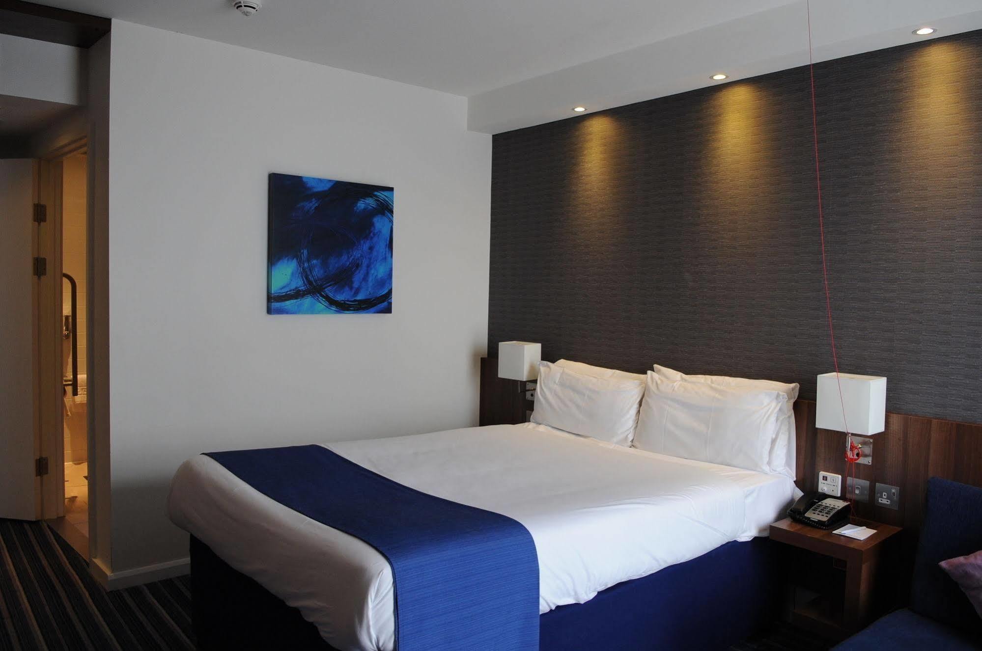 Holiday Inn Express Sheffield City Centre, An Ihg Hotel Exterior photo